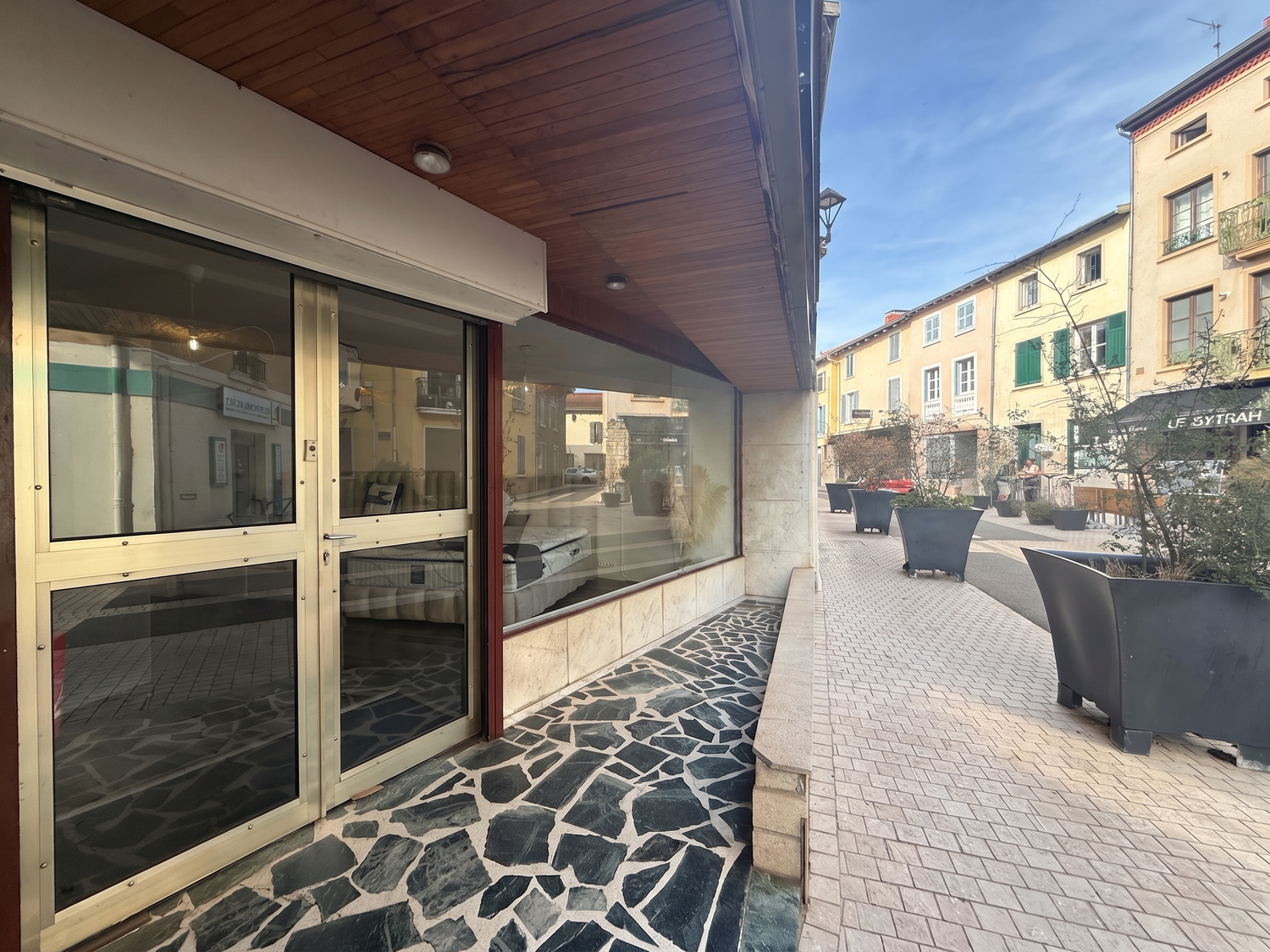 Premises 47m² — Saint-Symphorien-d'Ozon